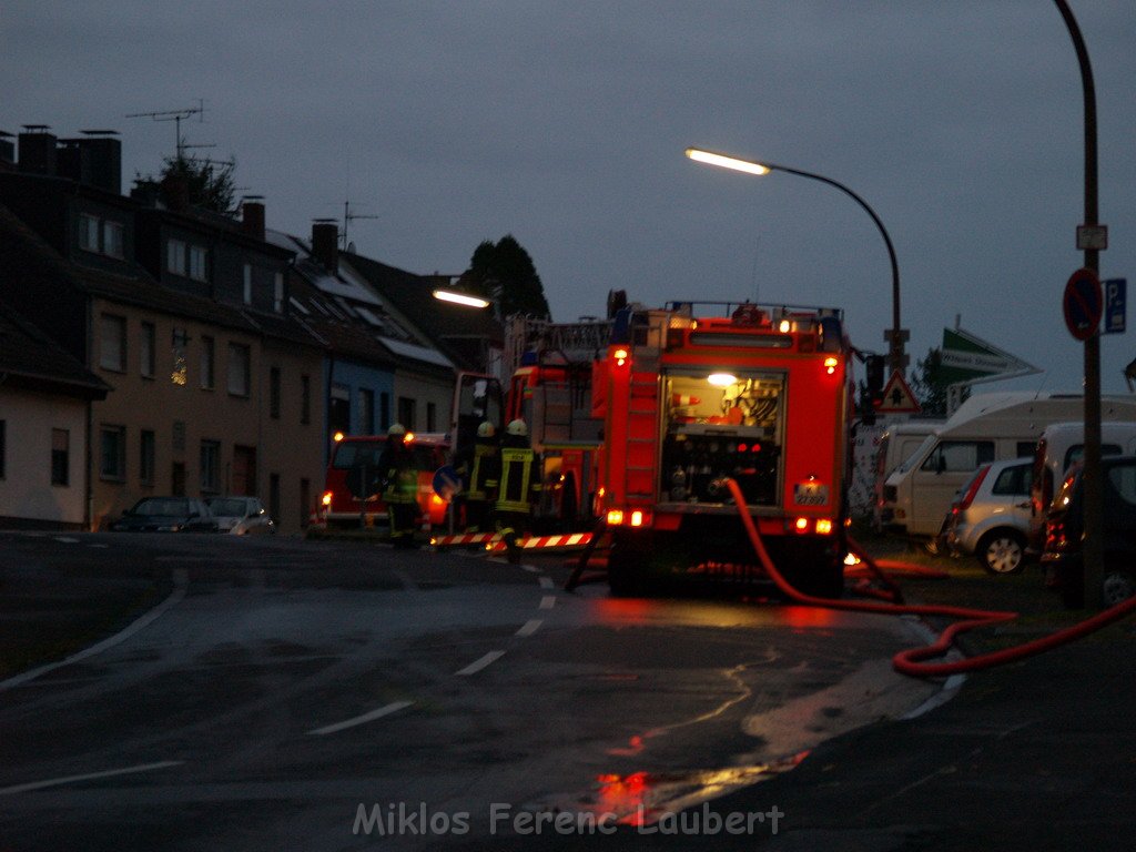 Dachgeschossbrand Koeln Duennwald Leuchterstr   P03.JPG